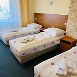Osrodek Wypoczynkowy Start 3* זקופאנה